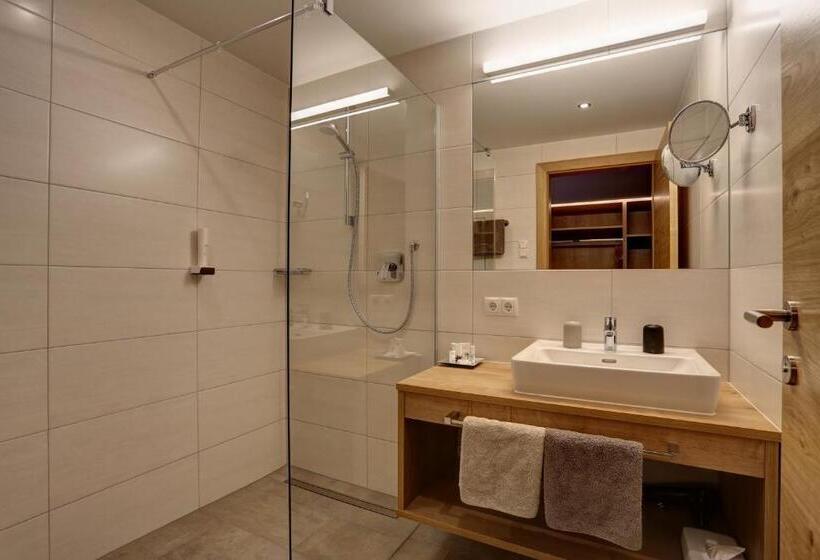 Трехместный Номер Стандарт с Балконом, Kösslerhof