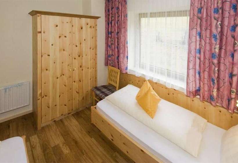 家庭间, Ski In Ski Out Hotel Unterellmau
