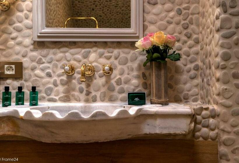 Полулюкс с Видом, Exclusive Suites The Secret Garden