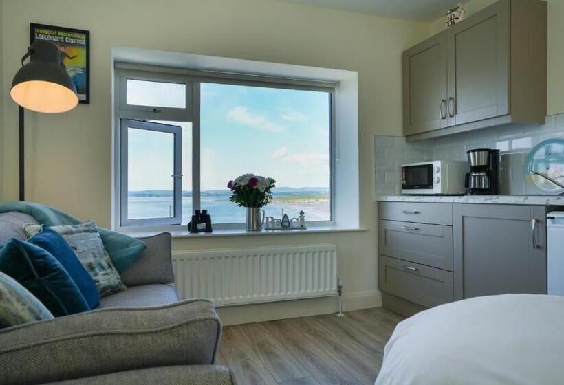 海の見えるスタンダードスタジオ, The Gaslight Inn Holiday Apartments & Licenced Restaurant Rossnowlagh
