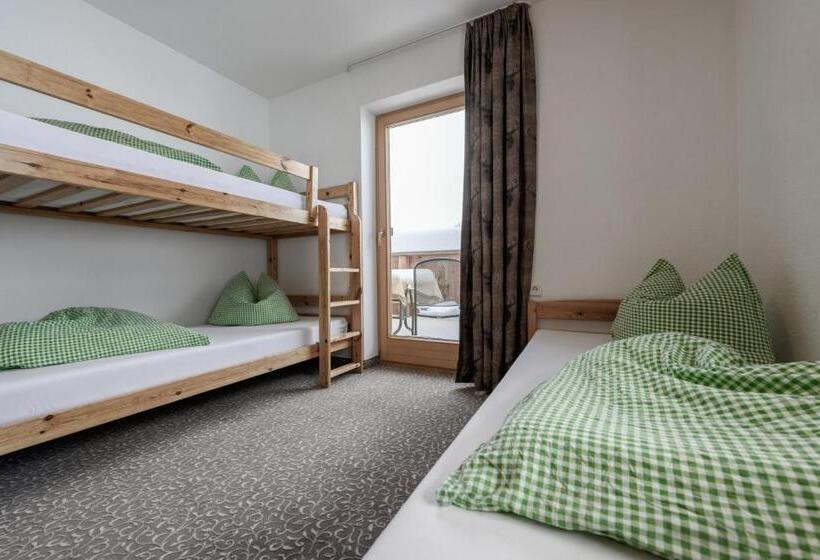 غرفة عائلية مطلّة علي الجبل, Berghotel Gerlosstein