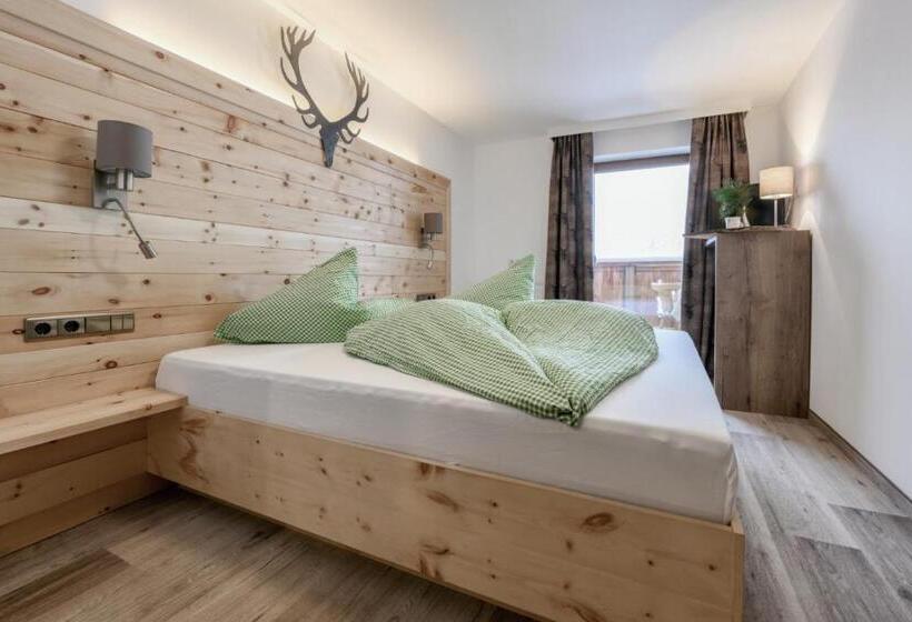 غرفة ديلوكس مزودة بشرفة, Berghotel Gerlosstein