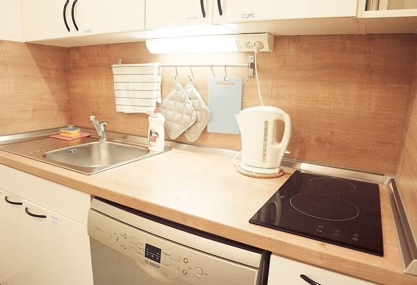 اتاق استاندارد چهارنفره با سرویس بهداشتی مشترک, Hostel Folks