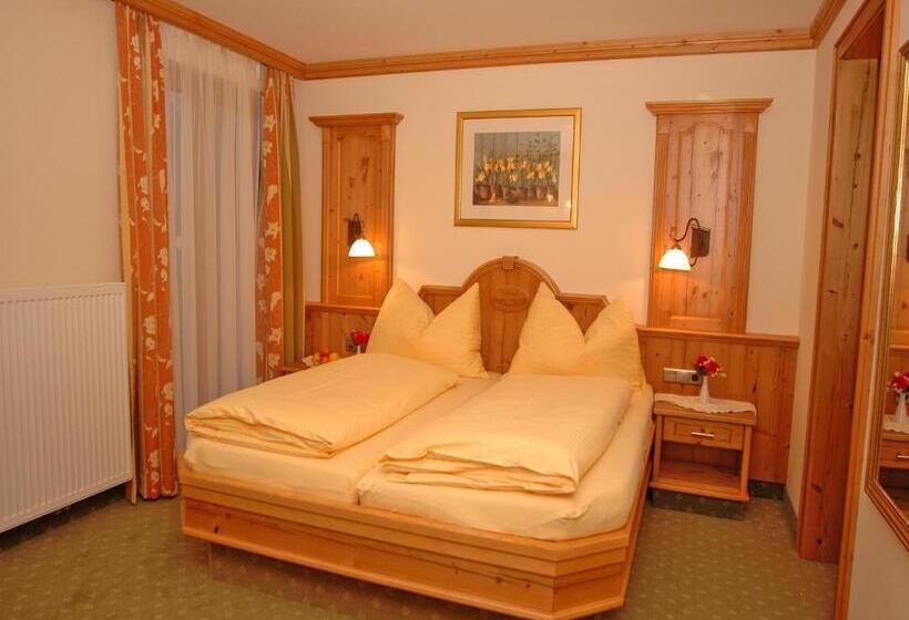 חדר בסיסי, Garni Alpenland