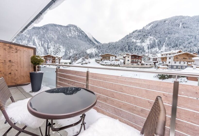 استودیوی سوپریور, Mountain Resort M&m