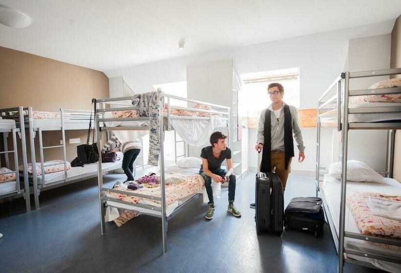 تختخواب در اتاق مشترک, Jacques Brel Youth Hostel