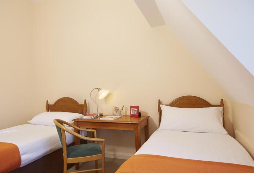 バス共有のスタンダードルーム, Maynooth Campus Accommodation
