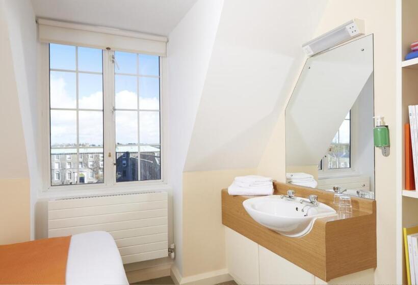 스탠다드 싱글 룸 공동욕실, Maynooth Campus Accommodation