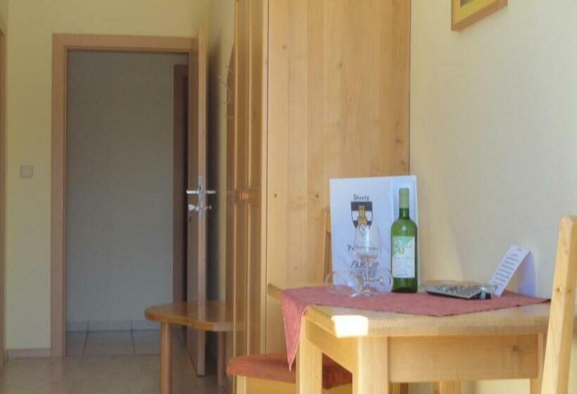 Номер Стандарт с Балконом, Gästezimmer Rieder