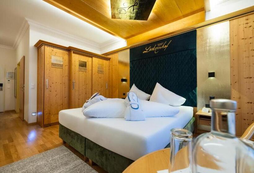 اتاق سوپریور, Schlosshotel Lacknerhof