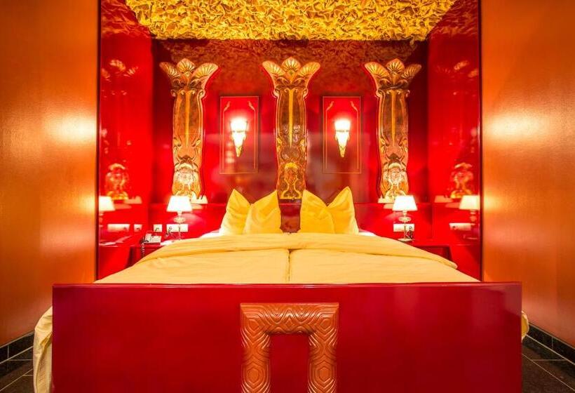 سوئیت با وان آب گرم, Schlosshotel Lacknerhof