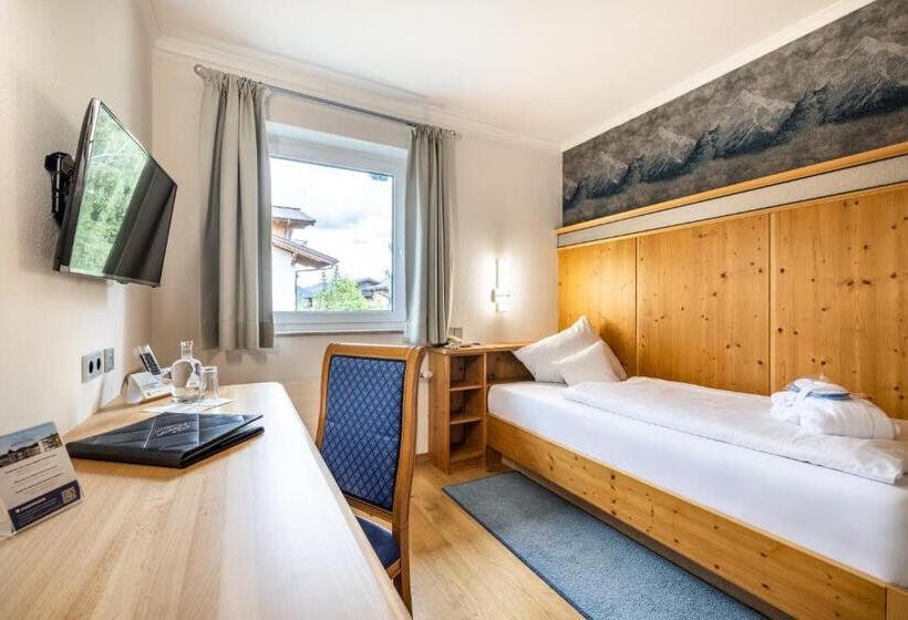 اتاق لوکس یک تخته, Schlosshotel Lacknerhof