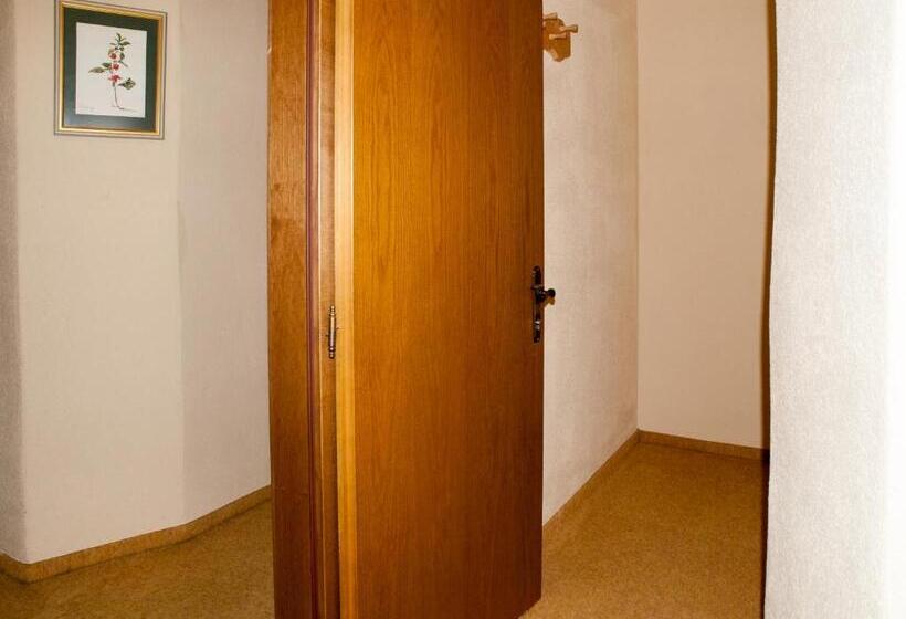 Люкс 2 Спальни, Pension Handle