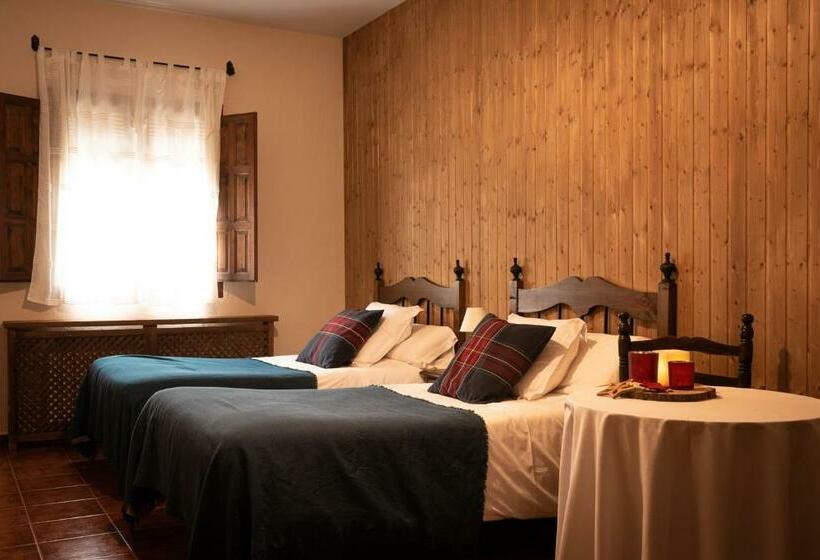 Семейный Номер Классика, Hospedium Hotel Val De Pinares