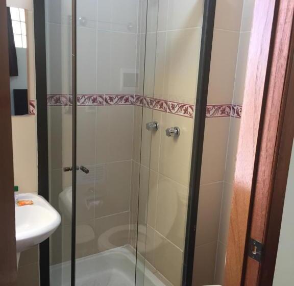 اتاق ساده سه‌ نفره, Residencial Alta Vista