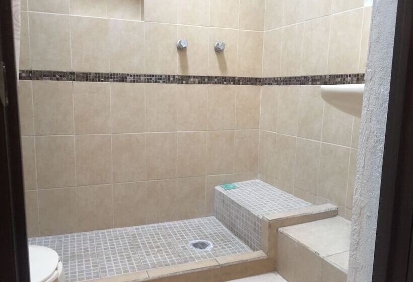 اتاق استاندارد سه نفره, Suites Ripoll Córdoba