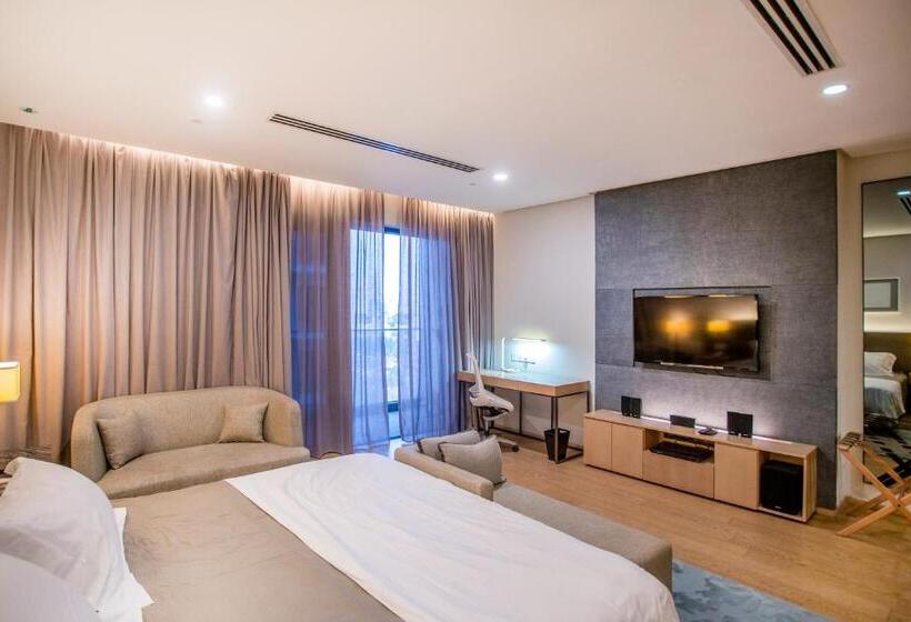 استودیوی لوکس, 188 Suites Klcc