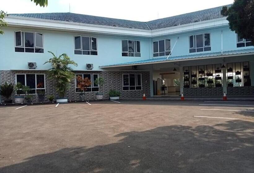 Полулюкс, Aries Biru Resort