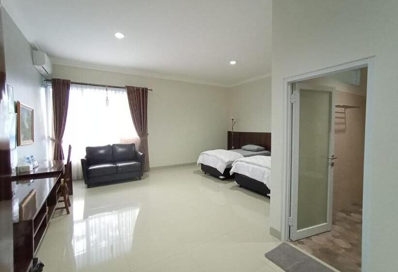 Полулюкс, Aries Biru Resort