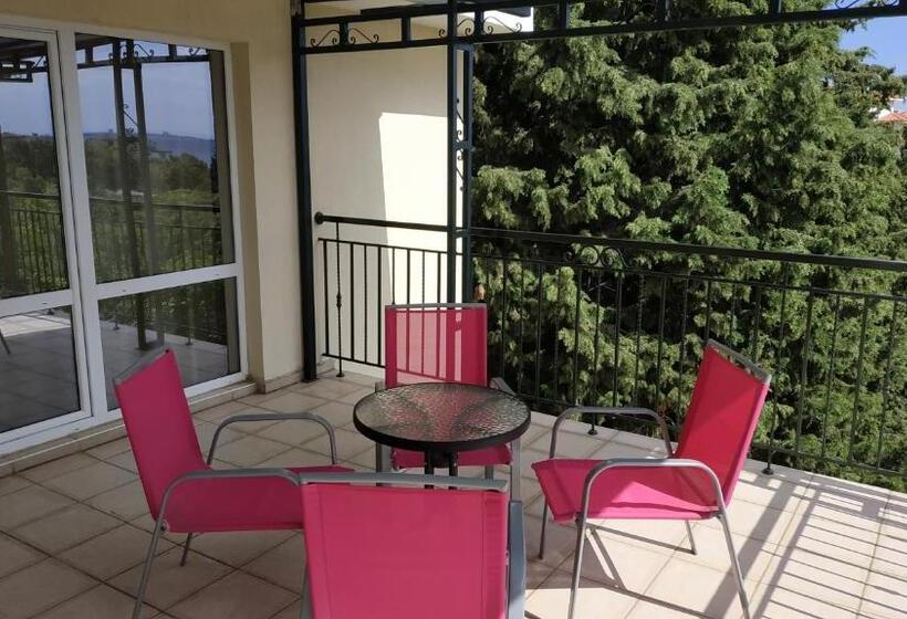 Студия Стандарт Вид на Море, Family нouse  нotel Asai