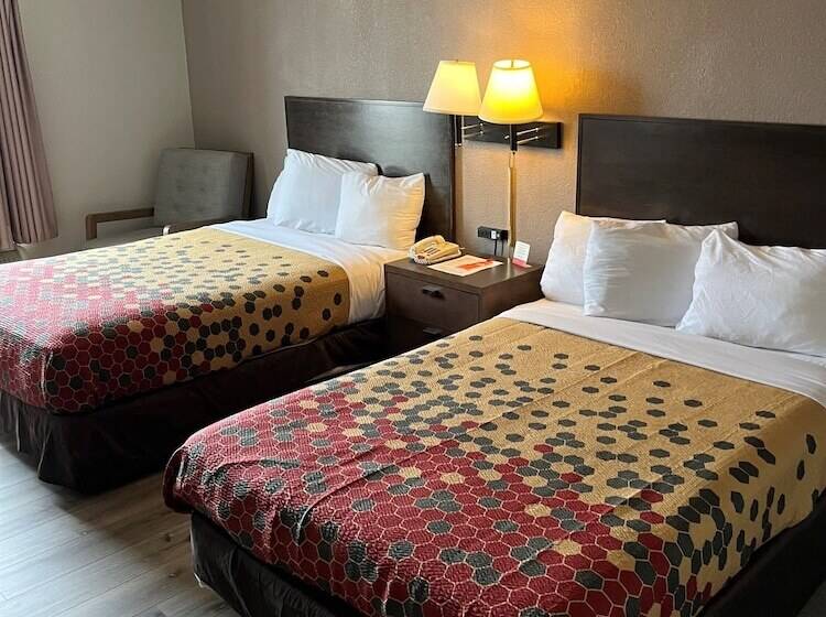 Номер Стандарт, Red Carpet Inn
