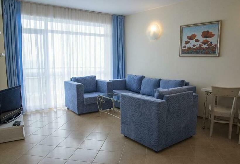 דירת חדר עם נוף לים ומרפסת, Royal Bay Resort   All Inclusive And Free Beach Accsess
