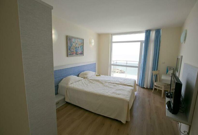 דירת חדר עם נוף לים ומרפסת, Royal Bay Resort   All Inclusive And Free Beach Accsess