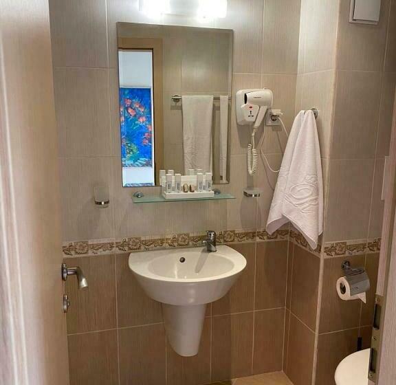 סטודיו סטנדרטי עם נוף לים ומרפסת, Royal Bay Resort   All Inclusive And Free Beach Accsess