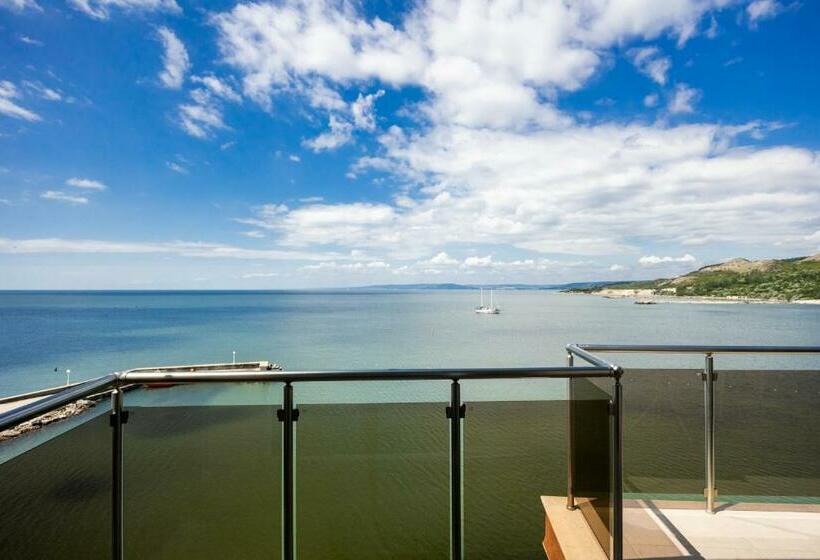 סטודיו סטנדרטי עם נוף לים ומרפסת, Royal Bay Resort   All Inclusive And Free Beach Accsess