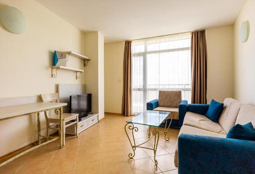דירת חדר עם נוף לים ומרפסת, Royal Bay Resort   All Inclusive And Free Beach Accsess