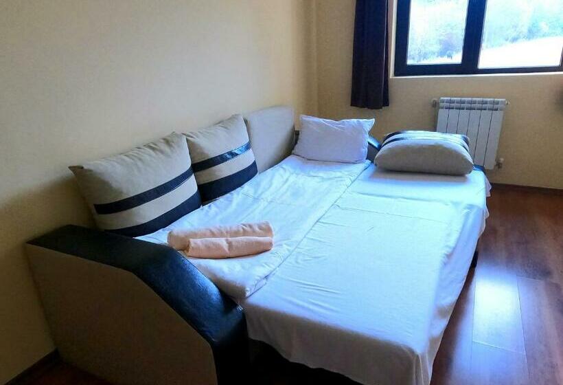 套房, Rusaliite Adventure House