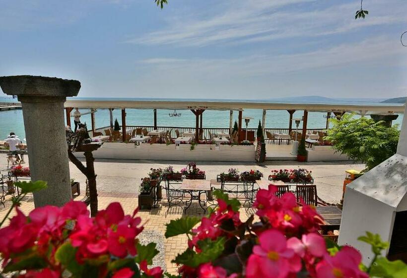 اتاق استاندارد, White House Family Hotel Spa Zone