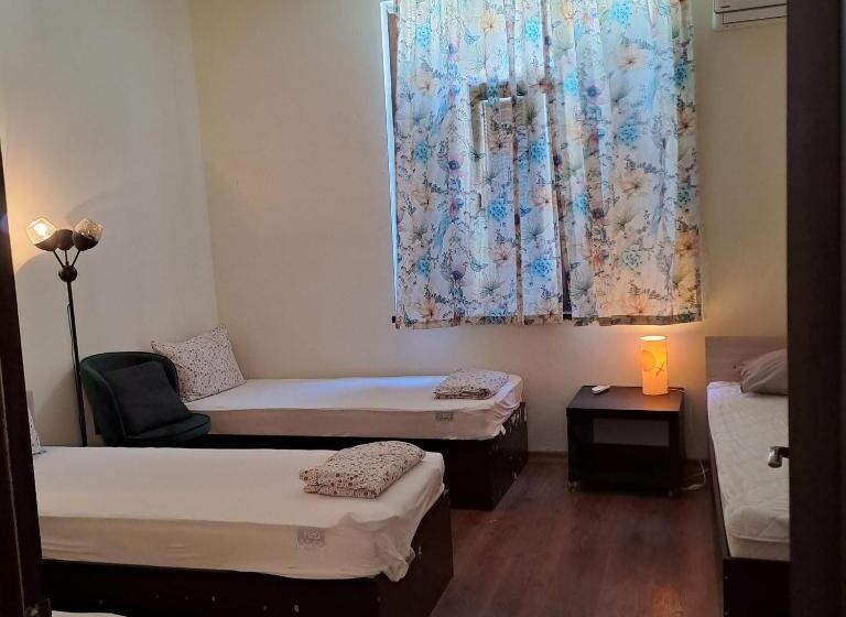Четырехместный Номер Economy, Ivory Tower Hostel