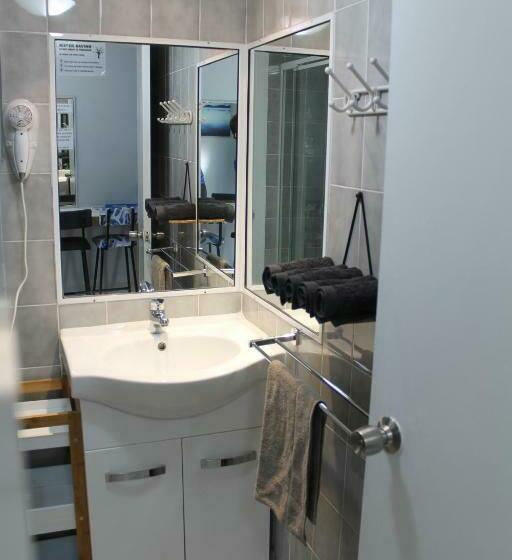 家庭间, Limassol Motel