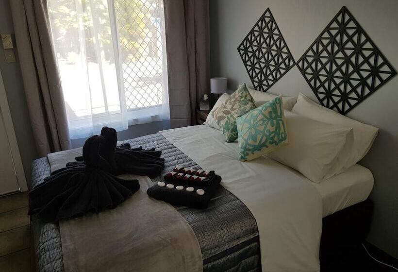 家庭间, Limassol Motel
