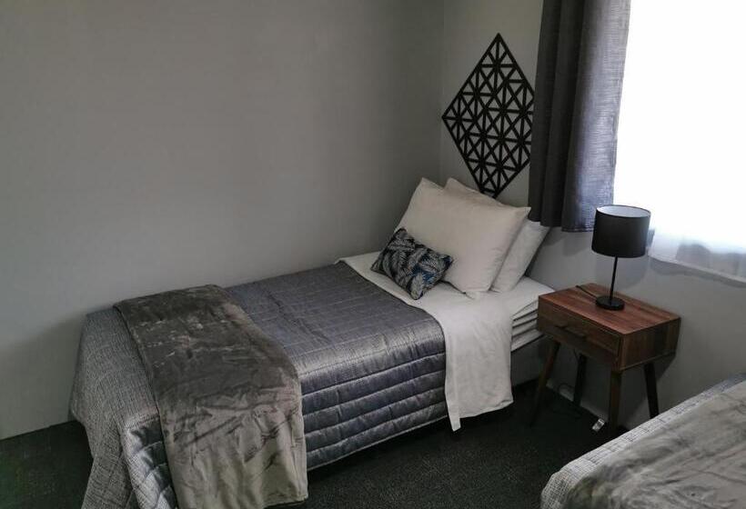 家庭间, Limassol Motel