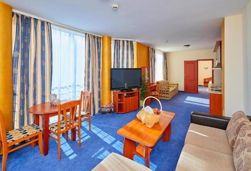 Апартаменты 1 Спальня с Балконом, Petar And Pavel Hotel & Relax Center
