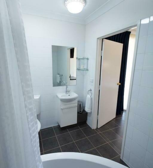 استودیوی استاندارد, Darwin Resort