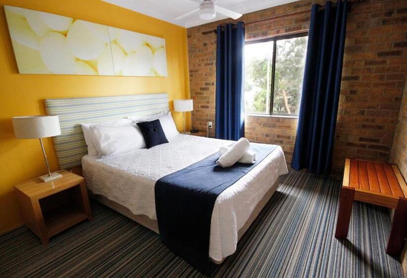 Семейные Апартаменты 3 Спальни, Hawks Nest Motel