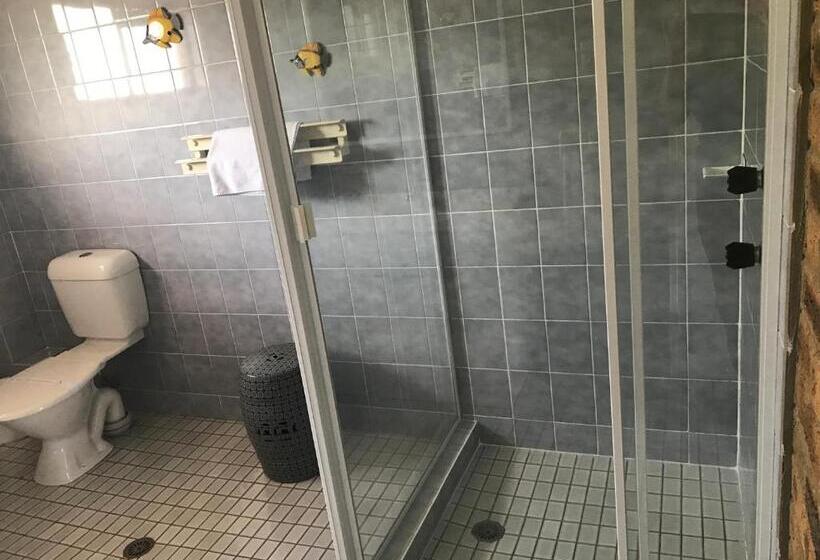 Номер Стандарт, Hawks Nest Motel