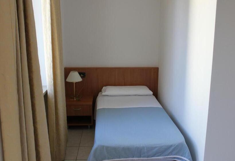 اتاق استاندارد یک نفره, Albergo Hofer