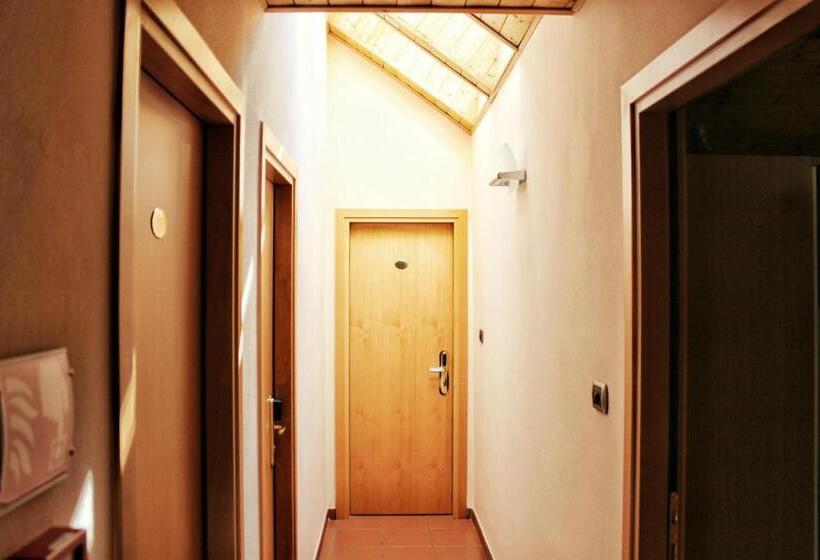 اتاق استاندارد یک نفره, Albergo Hofer