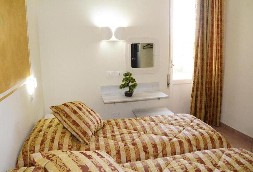 اتاق استاندارد سه نفره, Il Parco   Parking Free & Restaurant