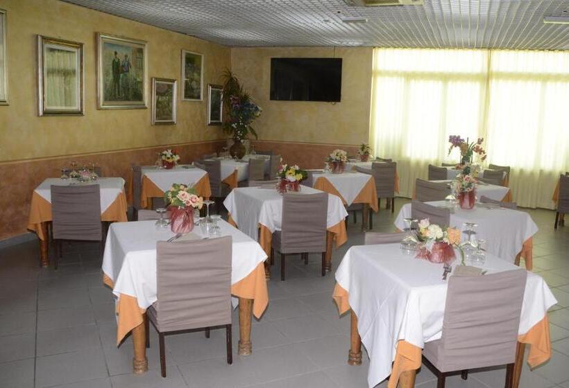 اتاق استاندارد چهار تخته, Il Parco   Parking Free & Restaurant