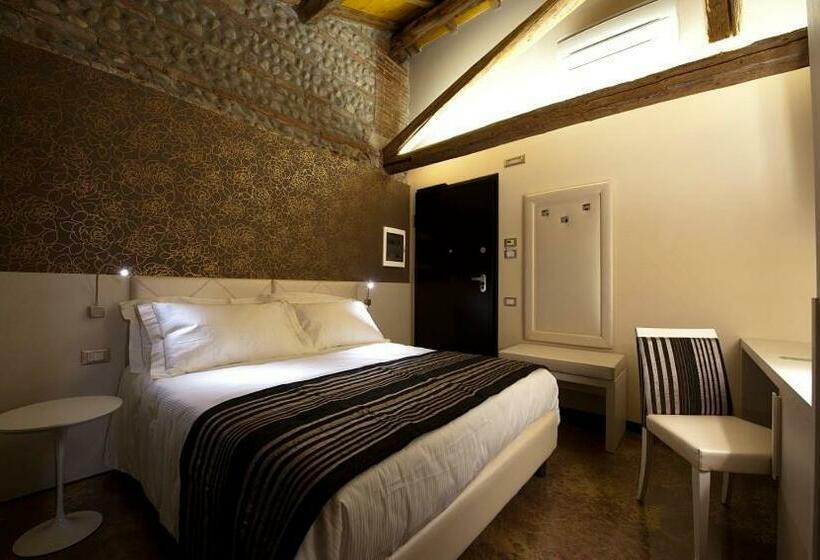 Полулюкс, Villa Solaris Hotel & Residence