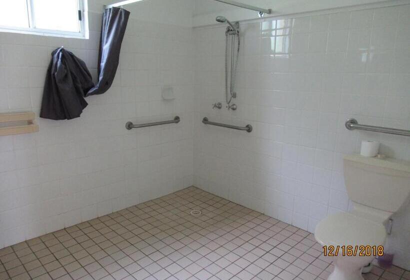 家庭间, Moruya Motel