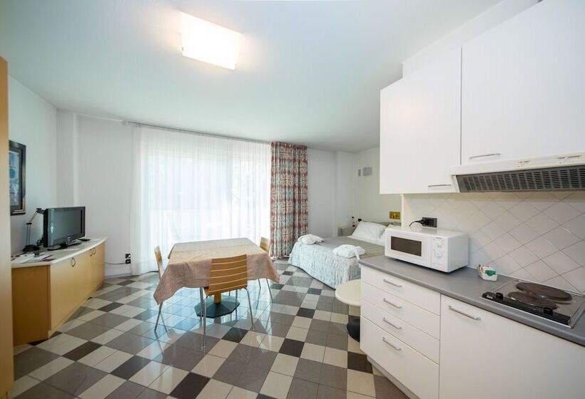 스탠다드 발코니 스튜디오, Piazzi House