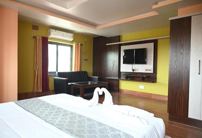 带大床的高级房间, Tulusi Inn ! Bolpur, Shantiniketan