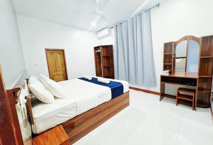 اتاق استاندارد با تخت بزرگ, Picturesque Luxury Hotel Close To Beach