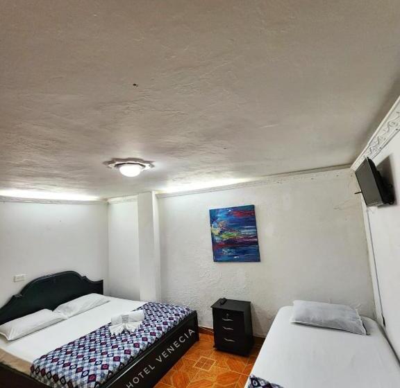 스탠다드 트리플 룸, Casa Hotel Venecia